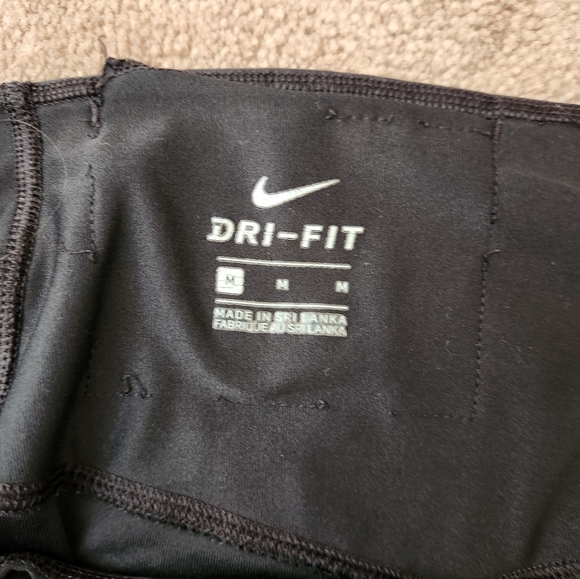 Medium, Black, Nike leggings. - Picture 4 of 4
